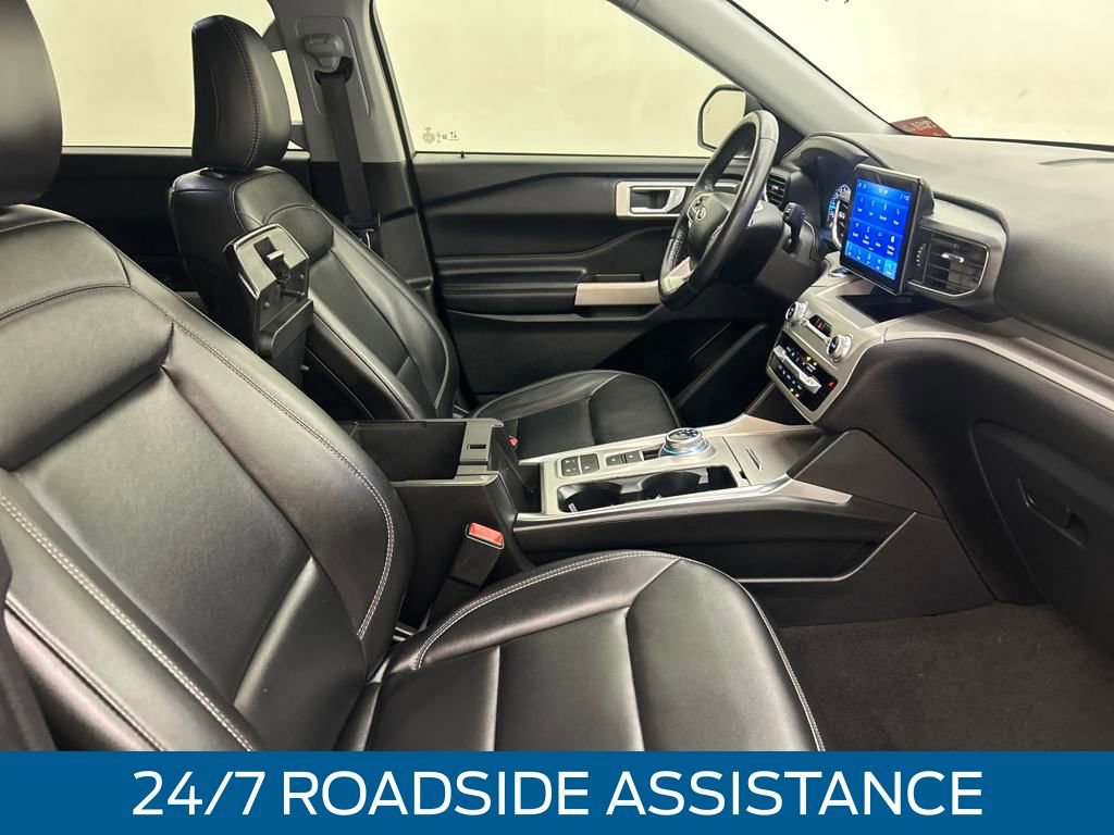 Certified 2022 Ford Explorer XLT w/ Equipment Group 202A image 18