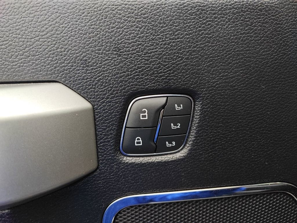 Certified 2021 Ford F350 Lariat w/ Lariat Ultimate Package image 9