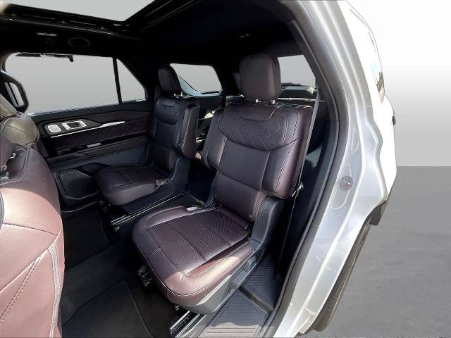 Certified 2025 Ford Explorer Platinum w/ Ultimate Package AWD/4WD image 24