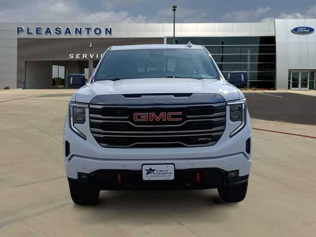 Used 2024 GMC Sierra 1500 AT4 w/ Technology Package AWD/4WD image 8