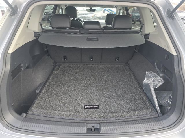 Used 2021 Volkswagen Tiguan SE image 17
