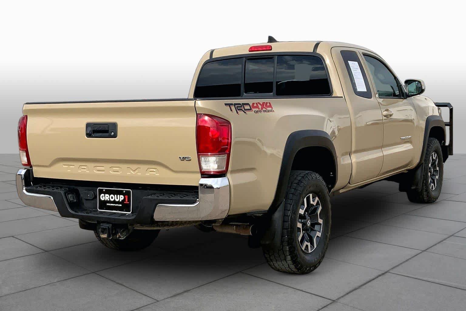Used 2017 Toyota Tacoma TRD Off-Road w/ Tow Package AWD/4WD image 13