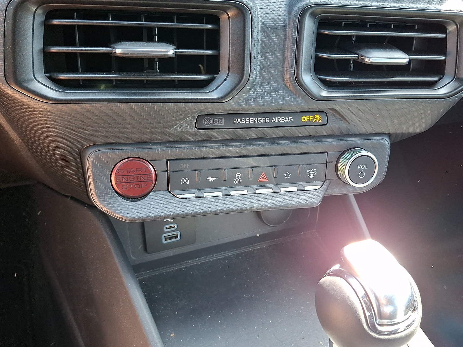 Certified 2025 Ford Mustang Coupe RWD image 19