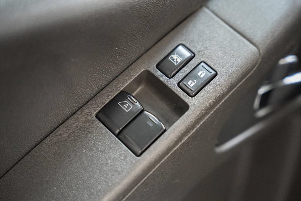 Used 2021 Nissan Frontier SV RWD image 35