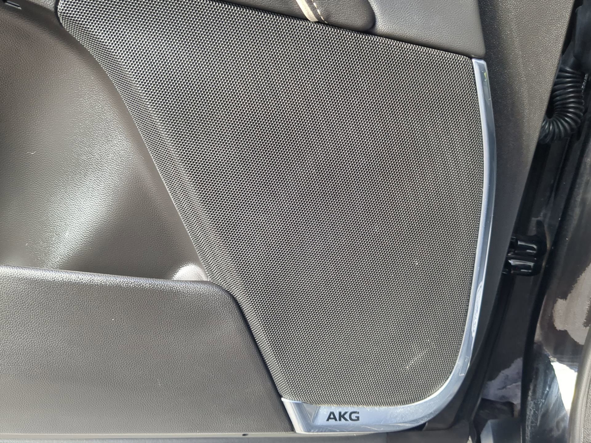 Used 2023 Cadillac Escalade Premium Luxury image 49