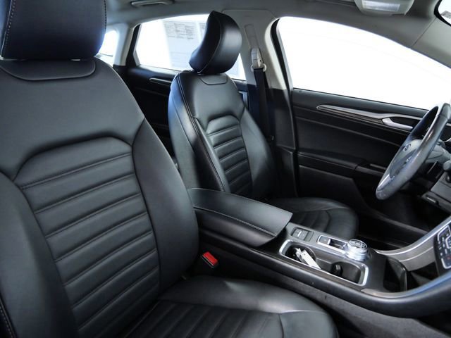 Certified 2018 Ford Fusion SE w/ Fusion SE Technology Package image 12