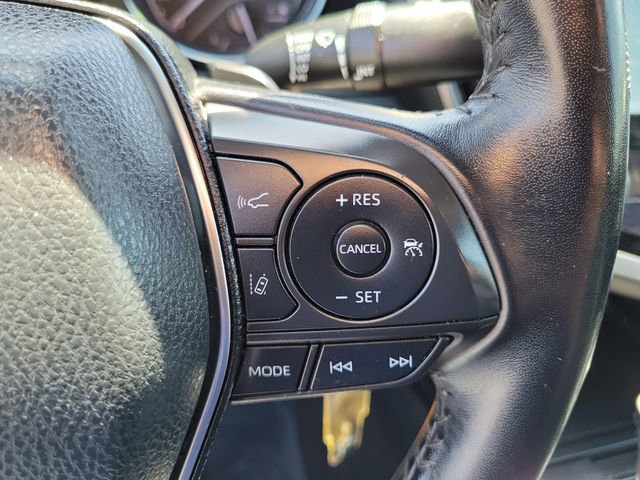 Used 2019 Toyota Camry SE FWD image 6