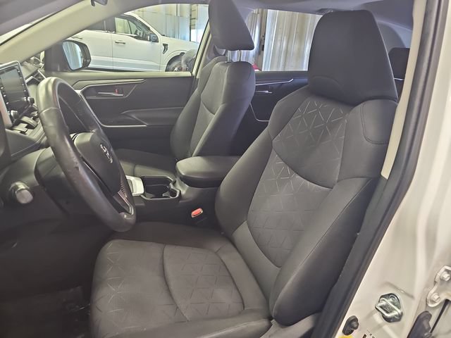 Used 2020 Toyota RAV4 XLE w/ Convenience Package AWD/4WD image 15