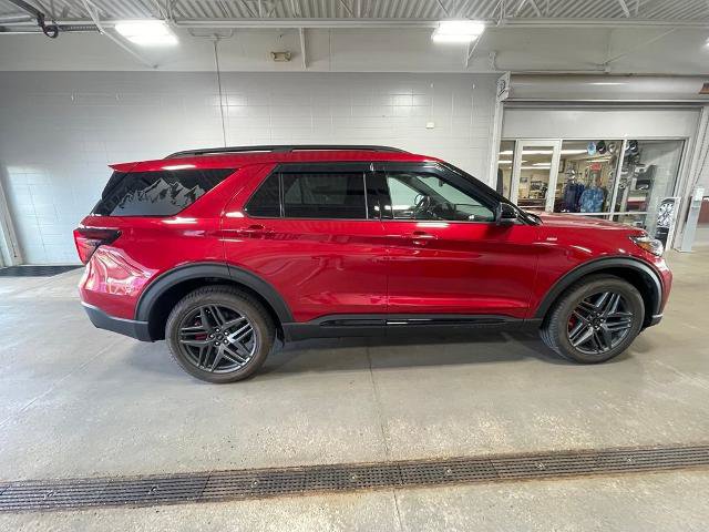 Certified 2025 Ford Explorer ST-Line w/ Premium Package AWD/4WD image 4