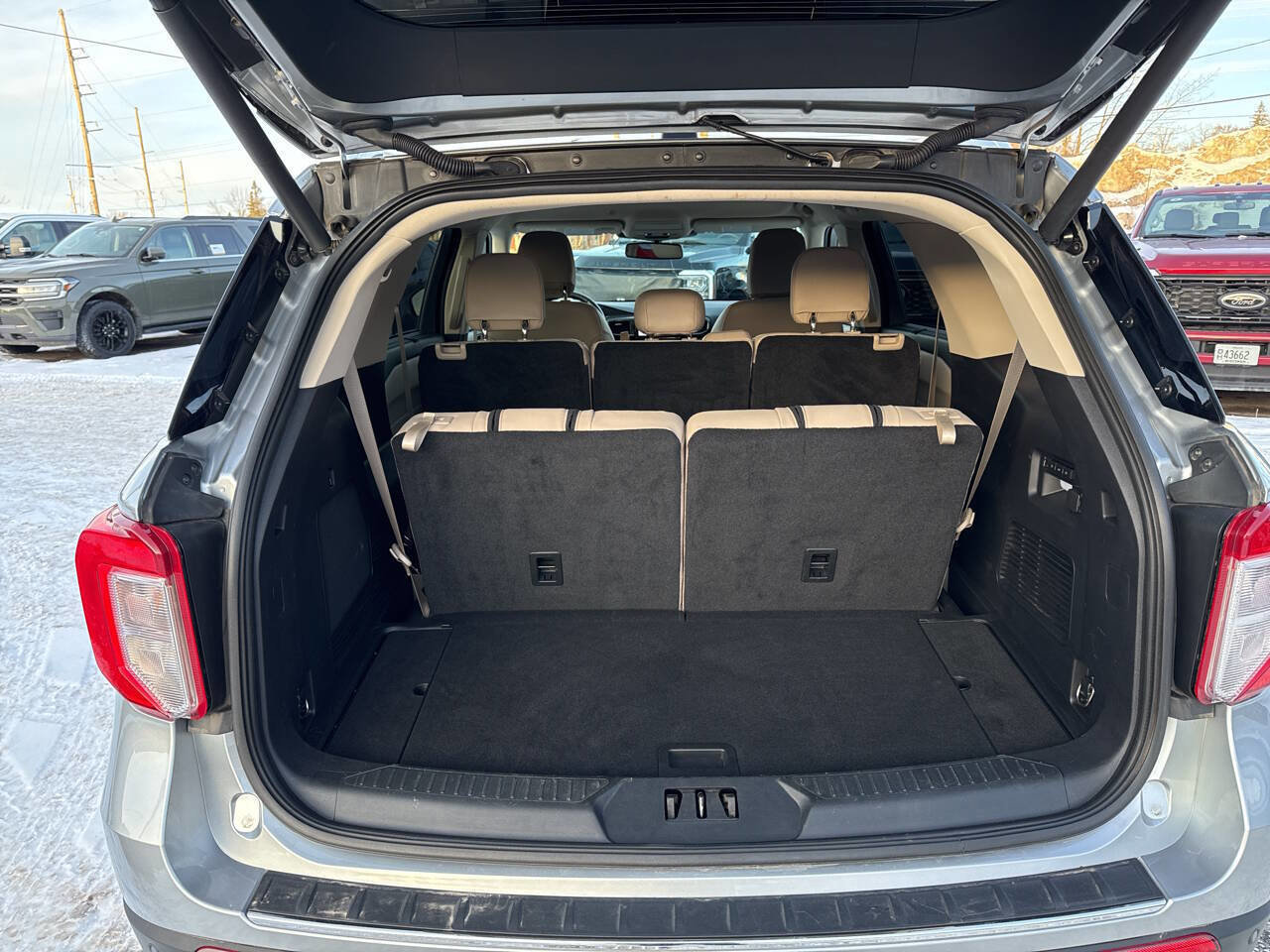 Certified 2023 Ford Explorer Limited w/ Equipment Group 301A image 17