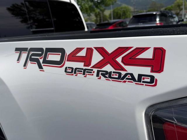Used 2021 Toyota Tacoma TRD Off-Road w/ Technology Package AWD/4WD image 10