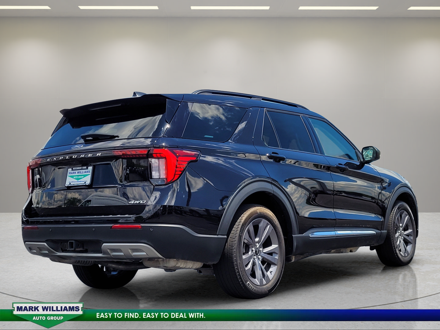 Certified 2025 Ford Explorer Active w/ Active Comfort Package AWD/4WD image 4