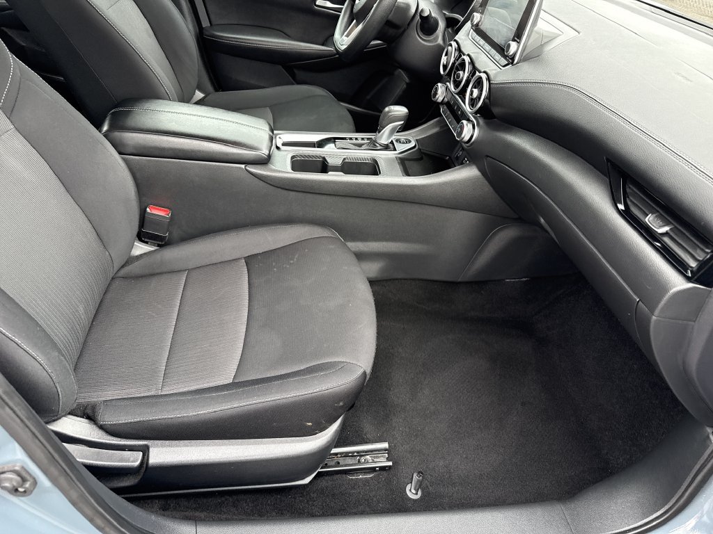 Used 2025 Nissan Sentra SV FWD image 12