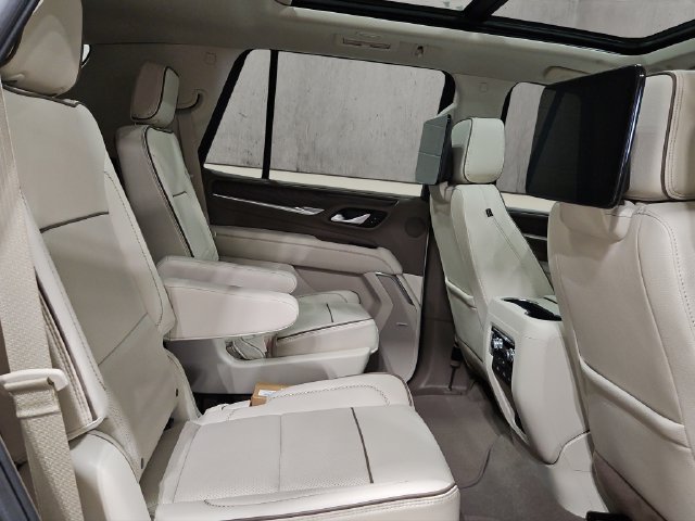 Used 2024 GMC Yukon Denali w/ Advanced Technology Package AWD/4WD image 30