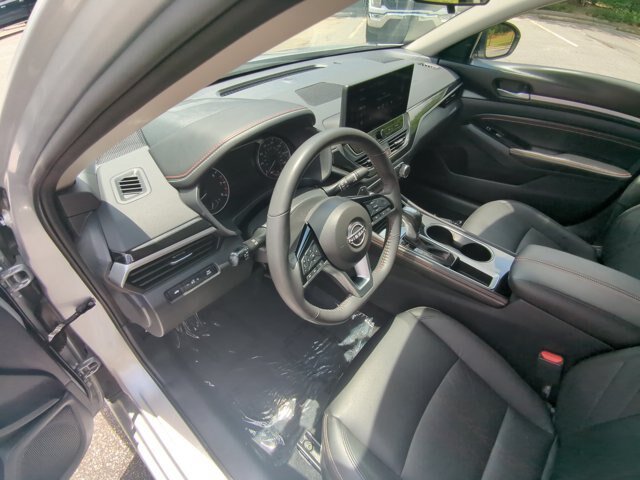 Used 2023 Nissan Altima 2.5 SR w/ SR Premium Package FWD image 15