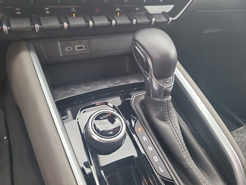 Used 2024 Chevrolet Colorado ZR2 w/ Technology Package image 20