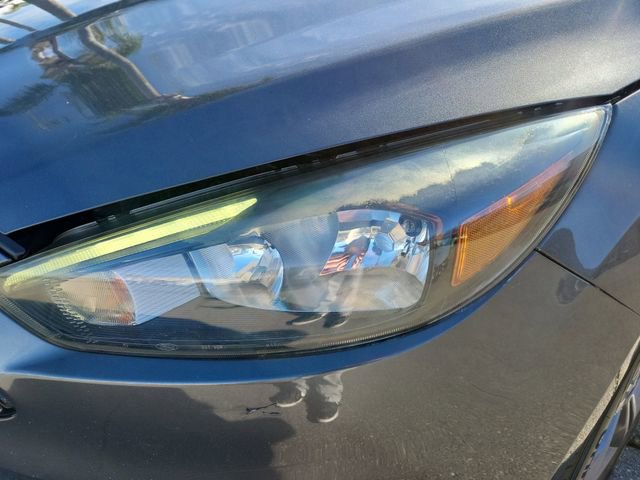 Certified 2018 Ford Focus SE w/ SE Appearance Package image 27