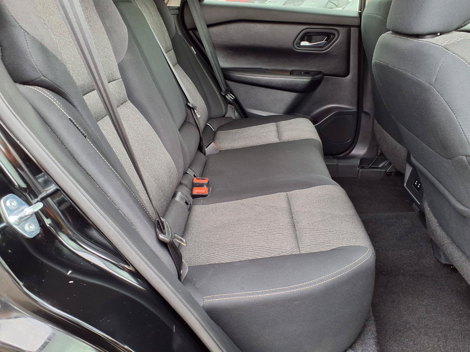 Used 2025 Nissan Rogue SV AWD/4WD image 14
