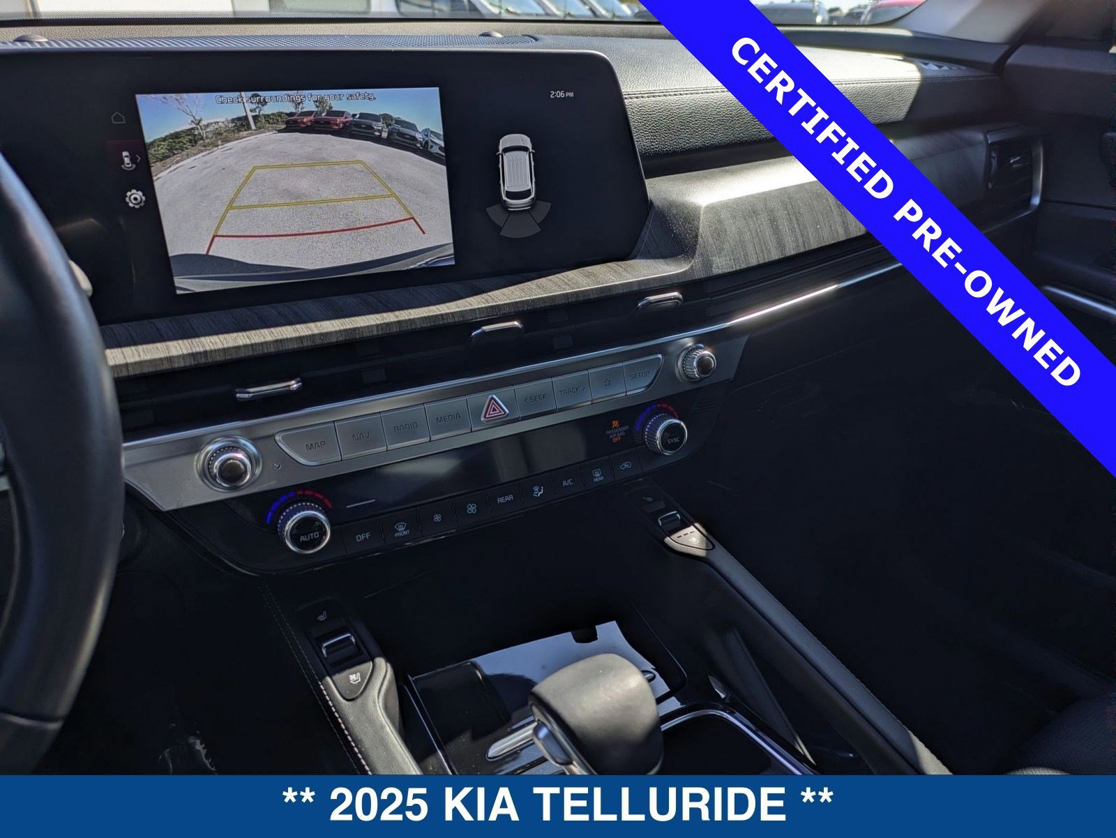 Used 2025 Kia Telluride EX image 32