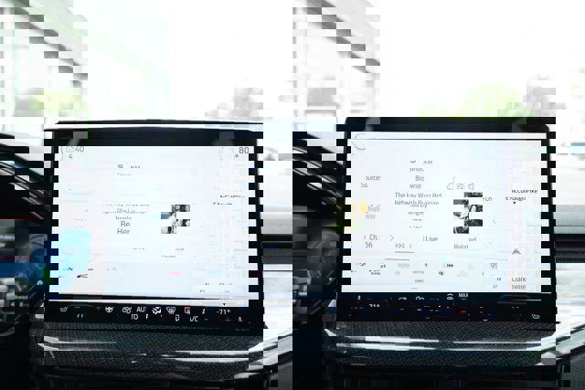 Certified 2025 Ford Escape ST-Line Elite image 12