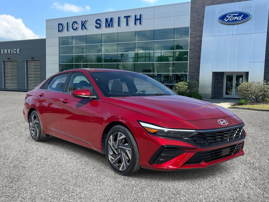 Used 2025 Hyundai Elantra SEL image 5