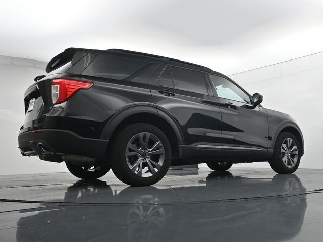 Certified 2024 Ford Explorer XLT w/ Equipment Group 202A AWD/4WD image 40