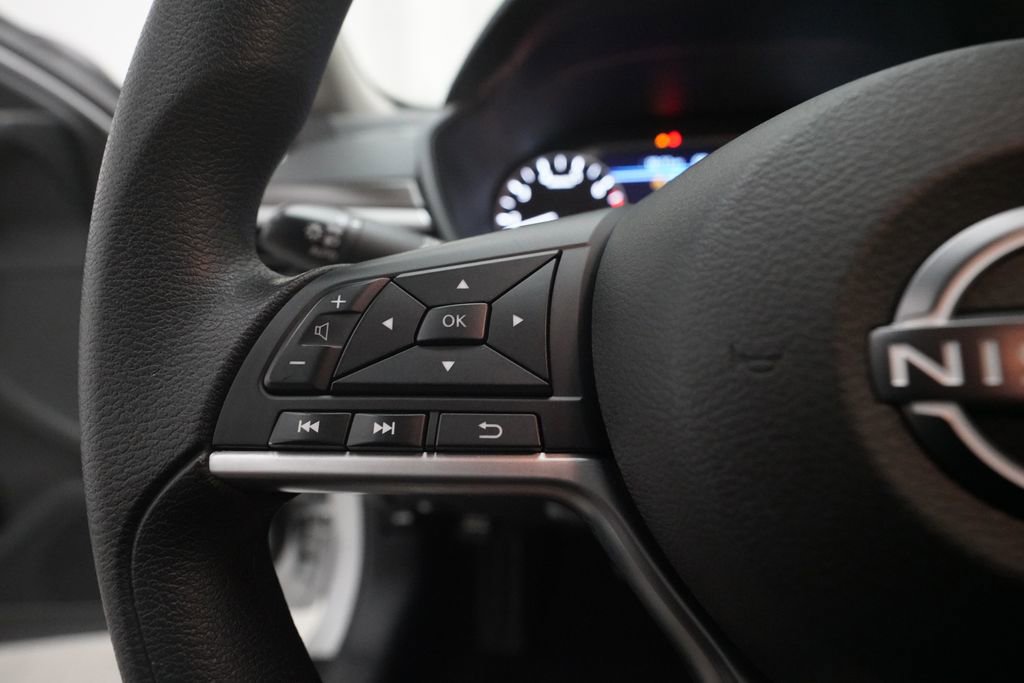 Used 2024 Nissan Altima 2.5 SV FWD image 17