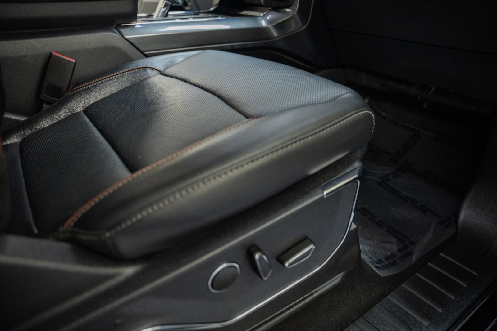 Certified 2023 Ford F150 Lariat w/ Equipment Group 502A High image 45