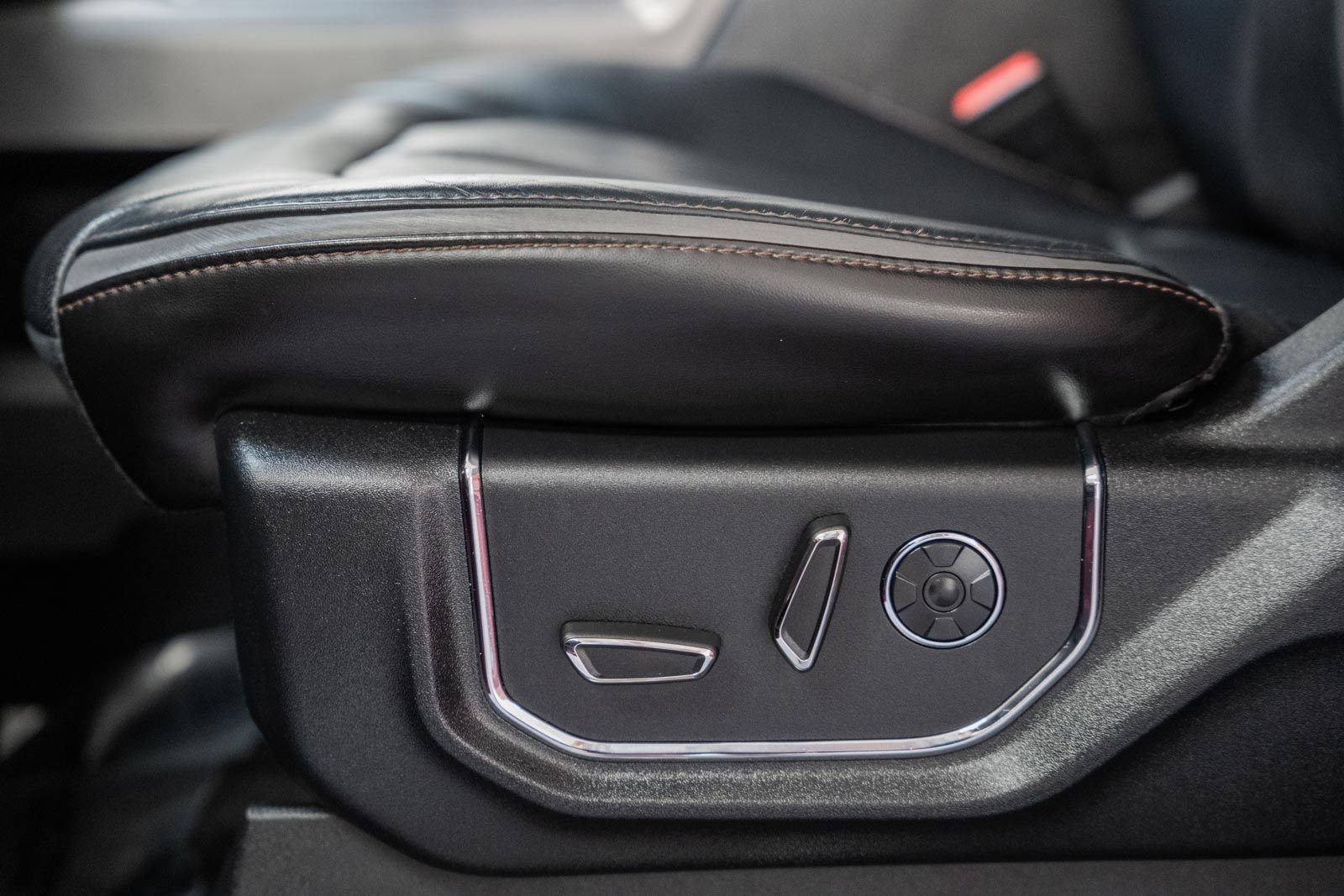 Certified 2018 Ford F150 Platinum w/ Equipment Group 701A Luxury image 45