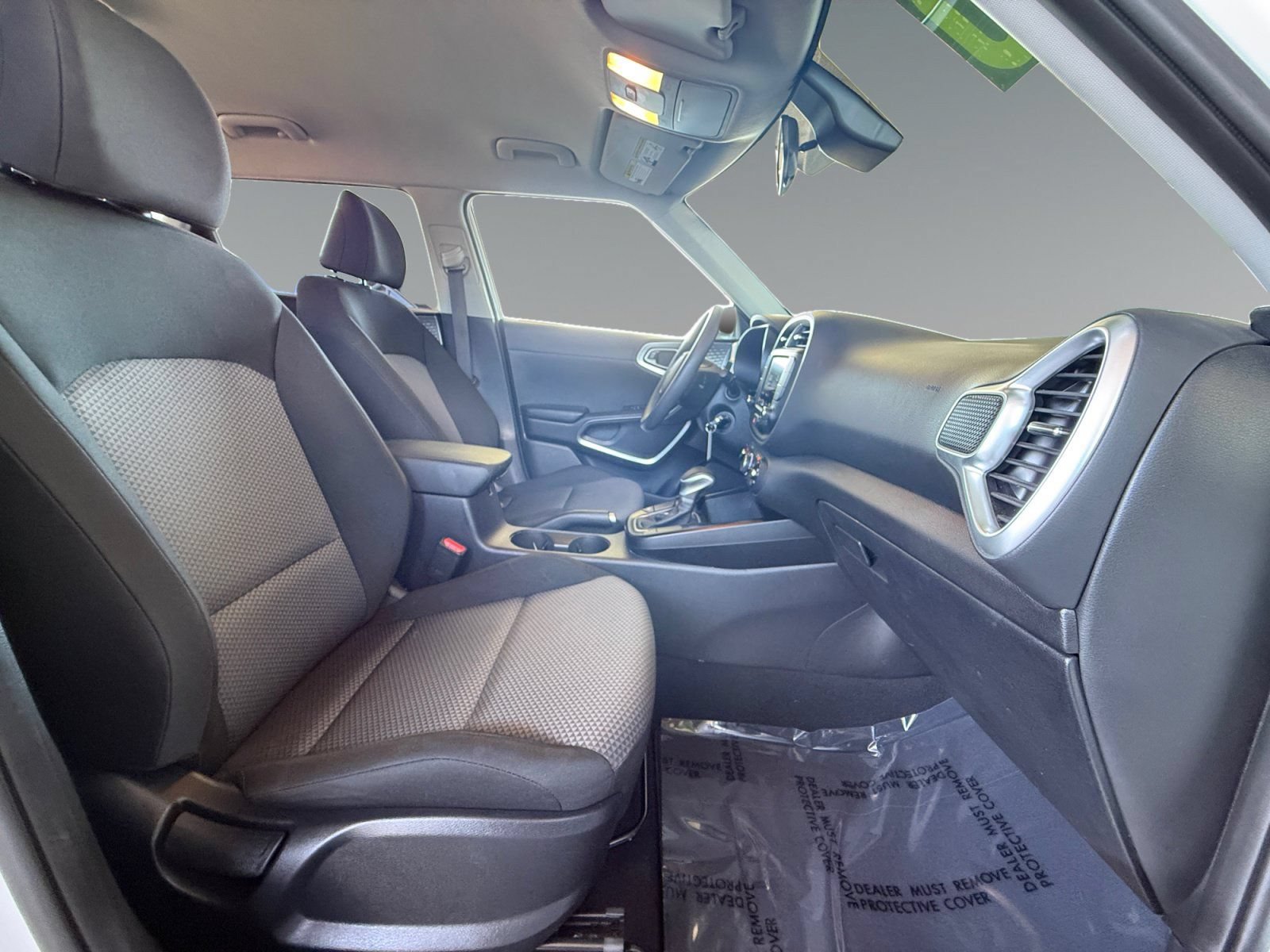 Used 2025 Kia Soul LX w/ LX Technology Package FWD image 21