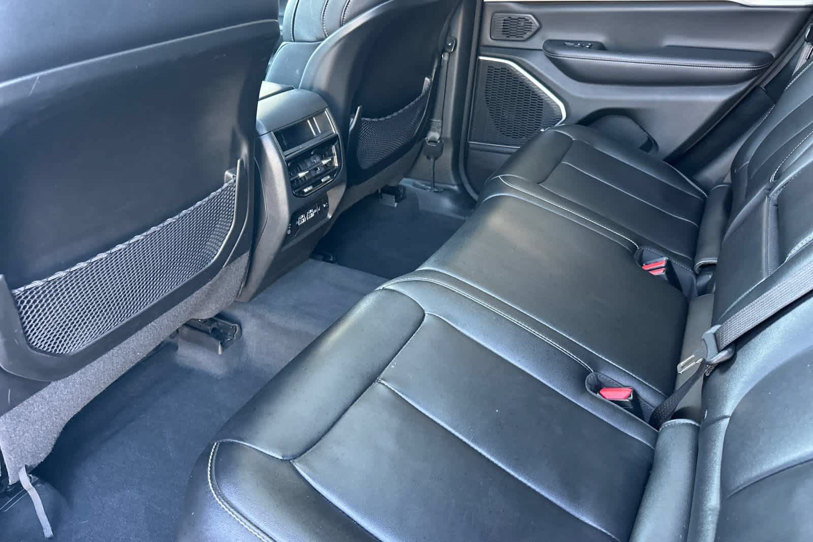 Used 2023 Jeep Grand Cherokee 4WD 4xe image 4
