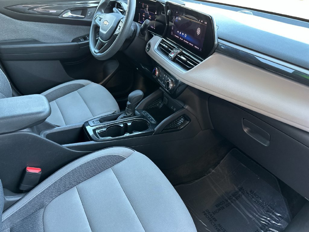Used 2025 Chevrolet TrailBlazer LT FWD image 14