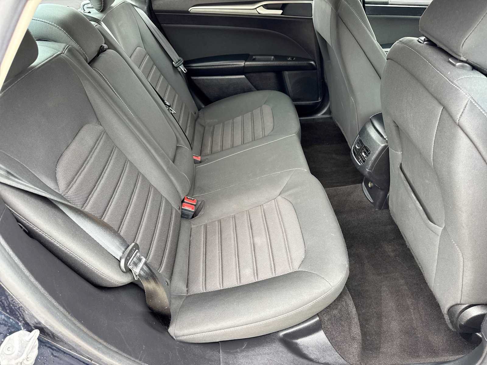 Certified 2020 Ford Fusion SE FWD image 20