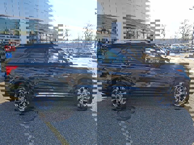 Certified 2021 Ford Explorer Limited w/ Equipment Group 301A image 9