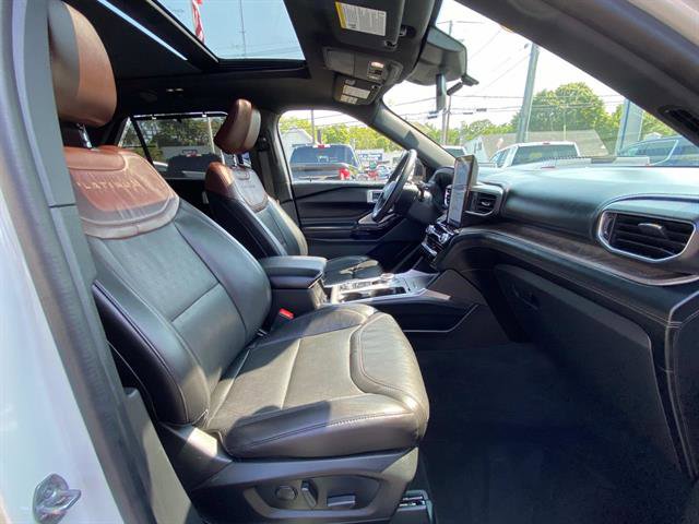 Certified 2022 Ford Explorer Platinum w/ Equipment Group 601A image 9