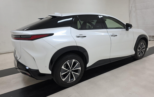 Used 2023 Lexus RZ 450e Premium w/ Technology Package AWD/4WD image 3
