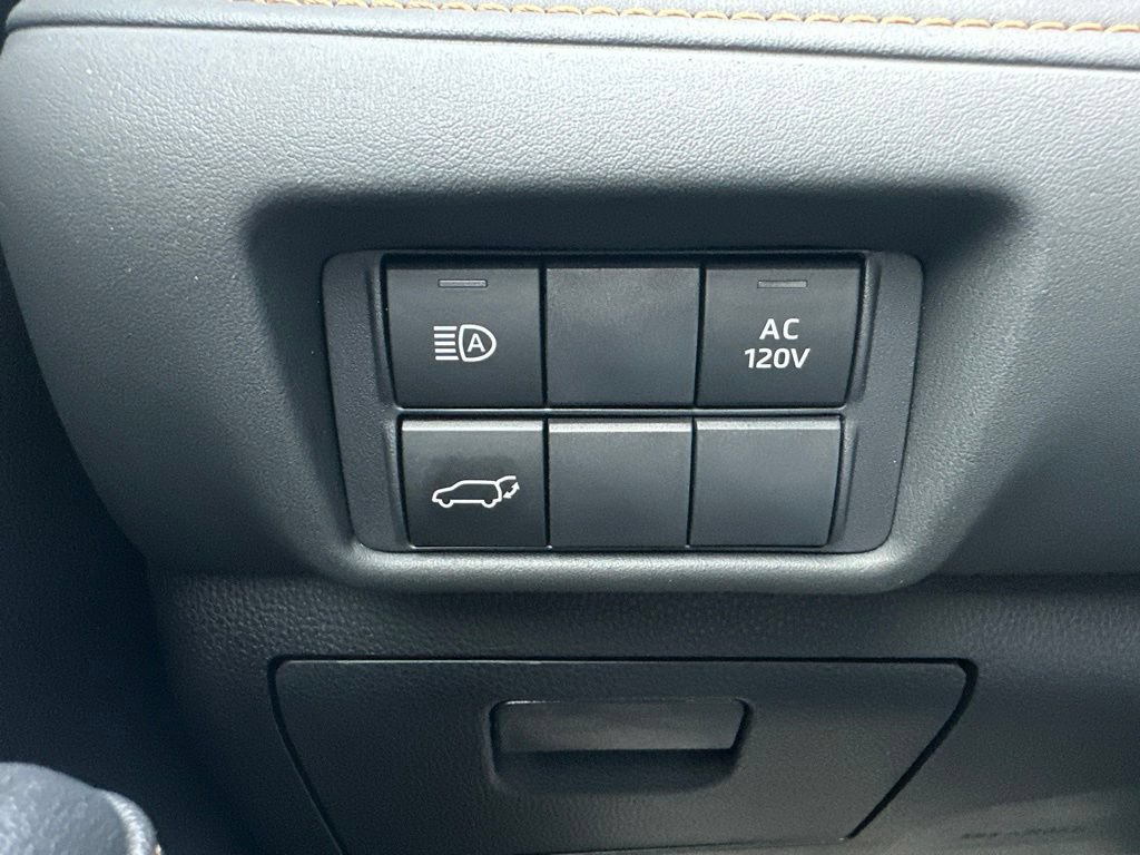 Used 2023 Toyota Highlander Bronze Edition AWD/4WD image 42