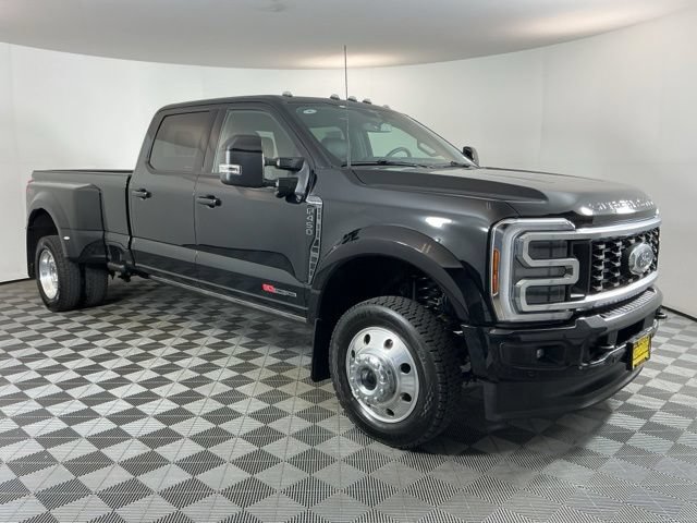 Certified 2026 Ford F450 Platinum w/ FX4 Off-Road Package AWD/4WD image 3