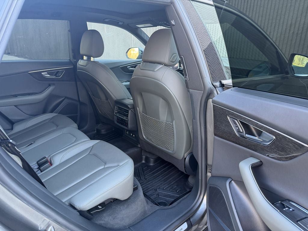 Used 2019 Audi Q8 Prestige w/ Towing Package AWD/4WD image 27