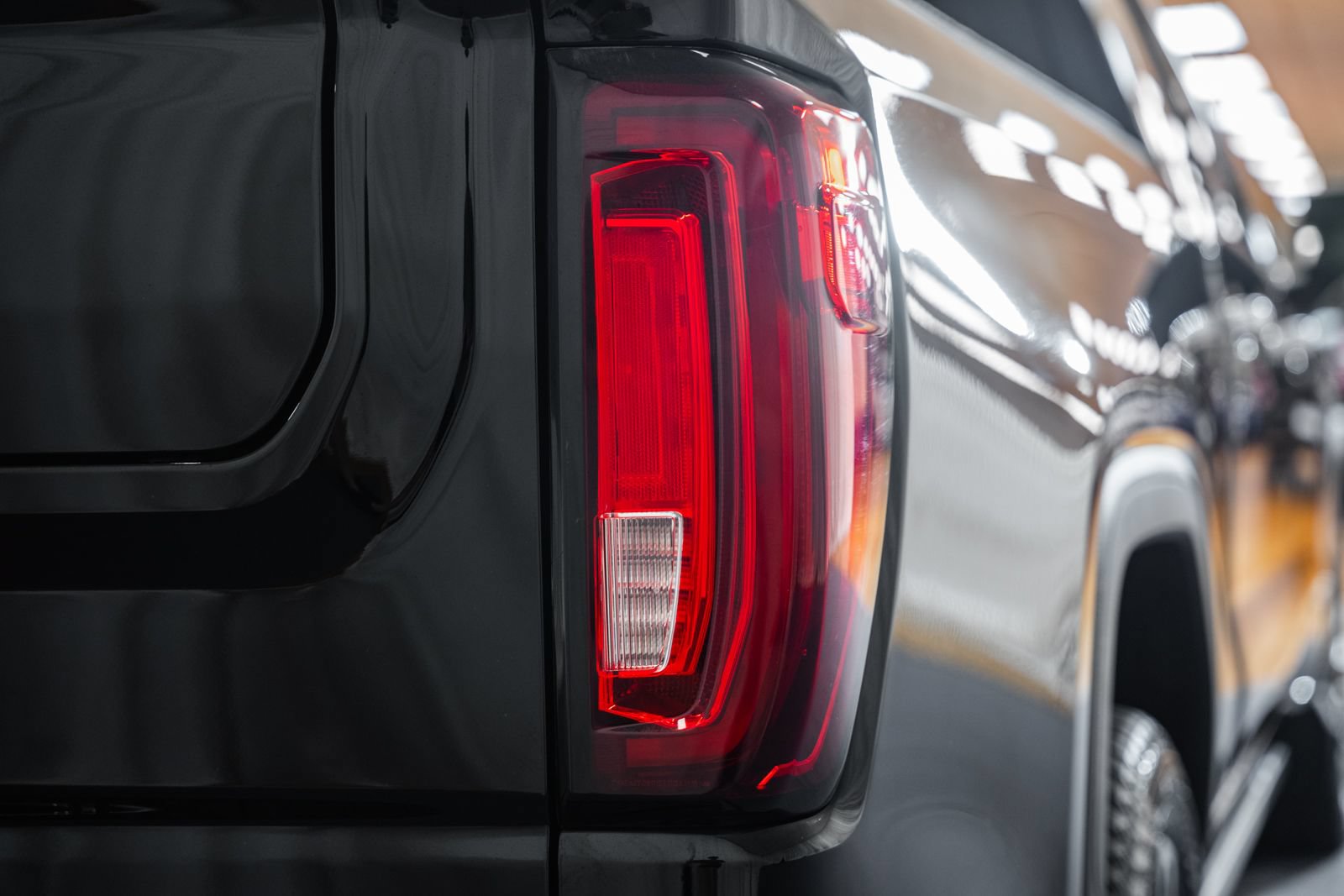 Used 2023 GMC Sierra 1500 Denali Ultimate AWD/4WD image 5