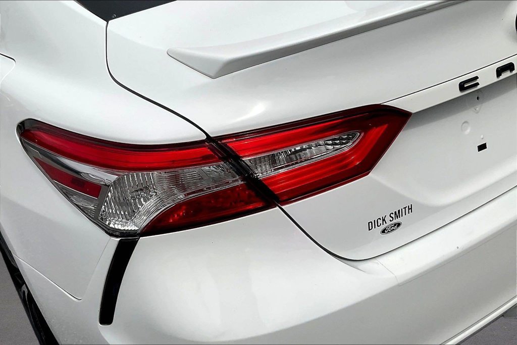 Used 2020 Toyota Camry SE FWD image 23