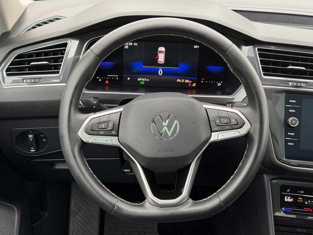 Used 2022 Volkswagen Tiguan SE AWD/4WD image 14