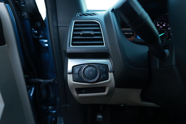 Certified 2018 Ford Explorer XLT w/ Equipment Group 202A AWD/4WD image 17