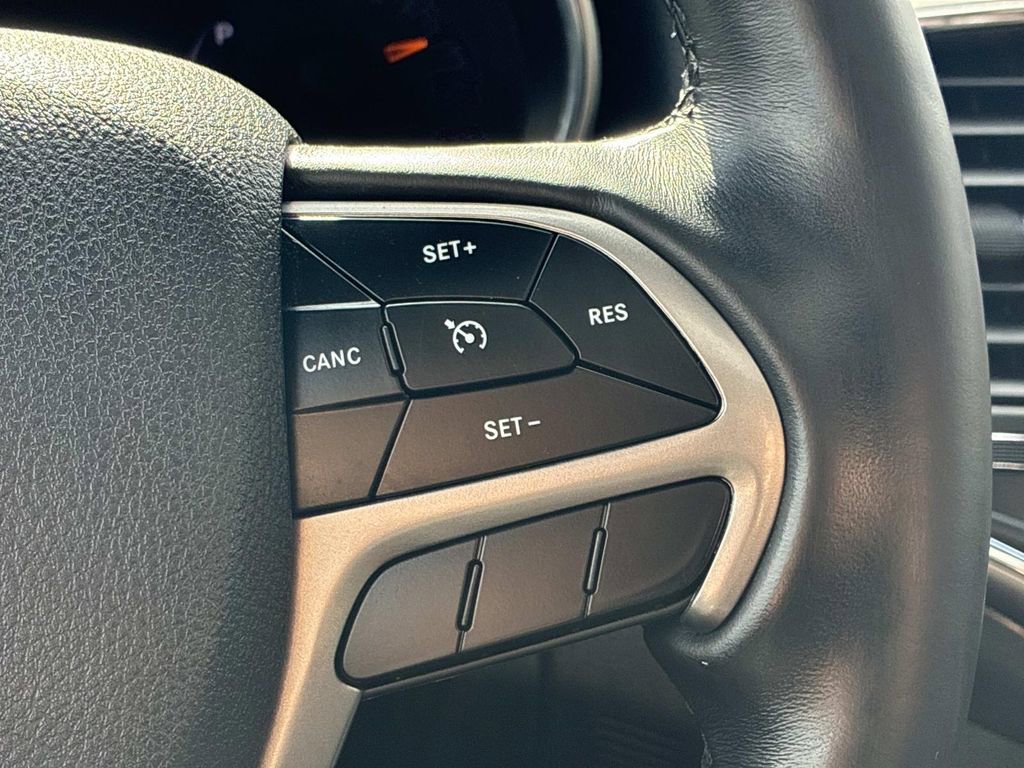 Used 2018 Jeep Grand Cherokee Altitude image 23