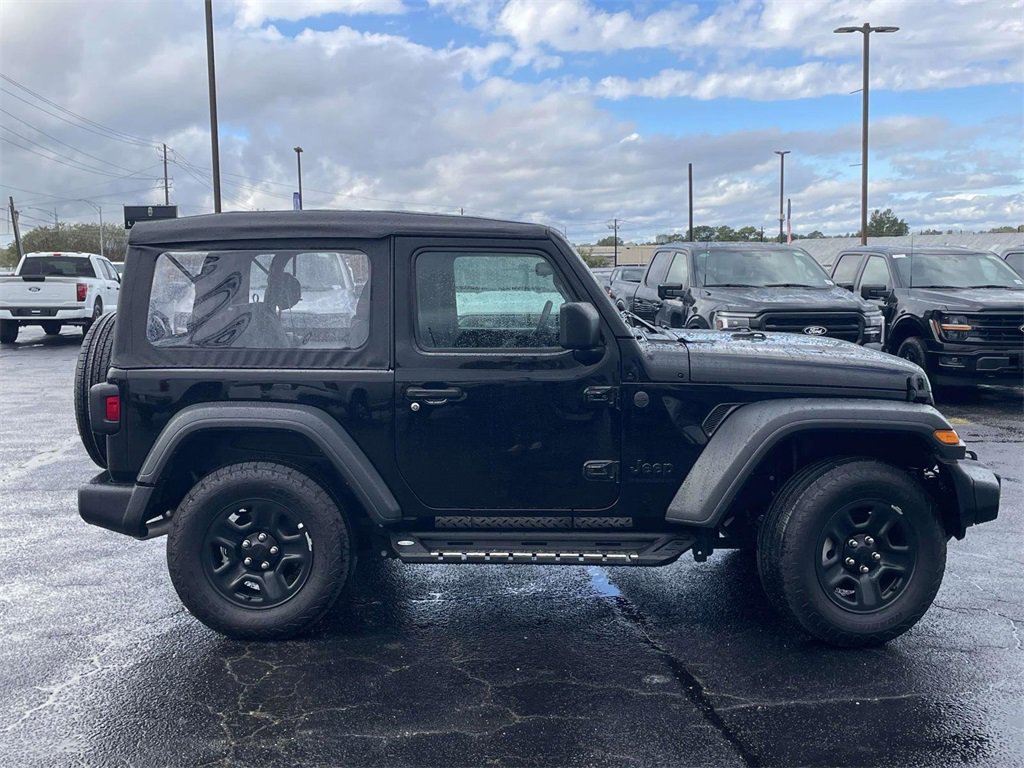 Used 2025 Jeep Wrangler Sport image 2