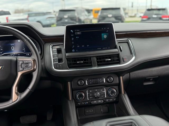 Used 2023 Chevrolet Suburban High Country image 38