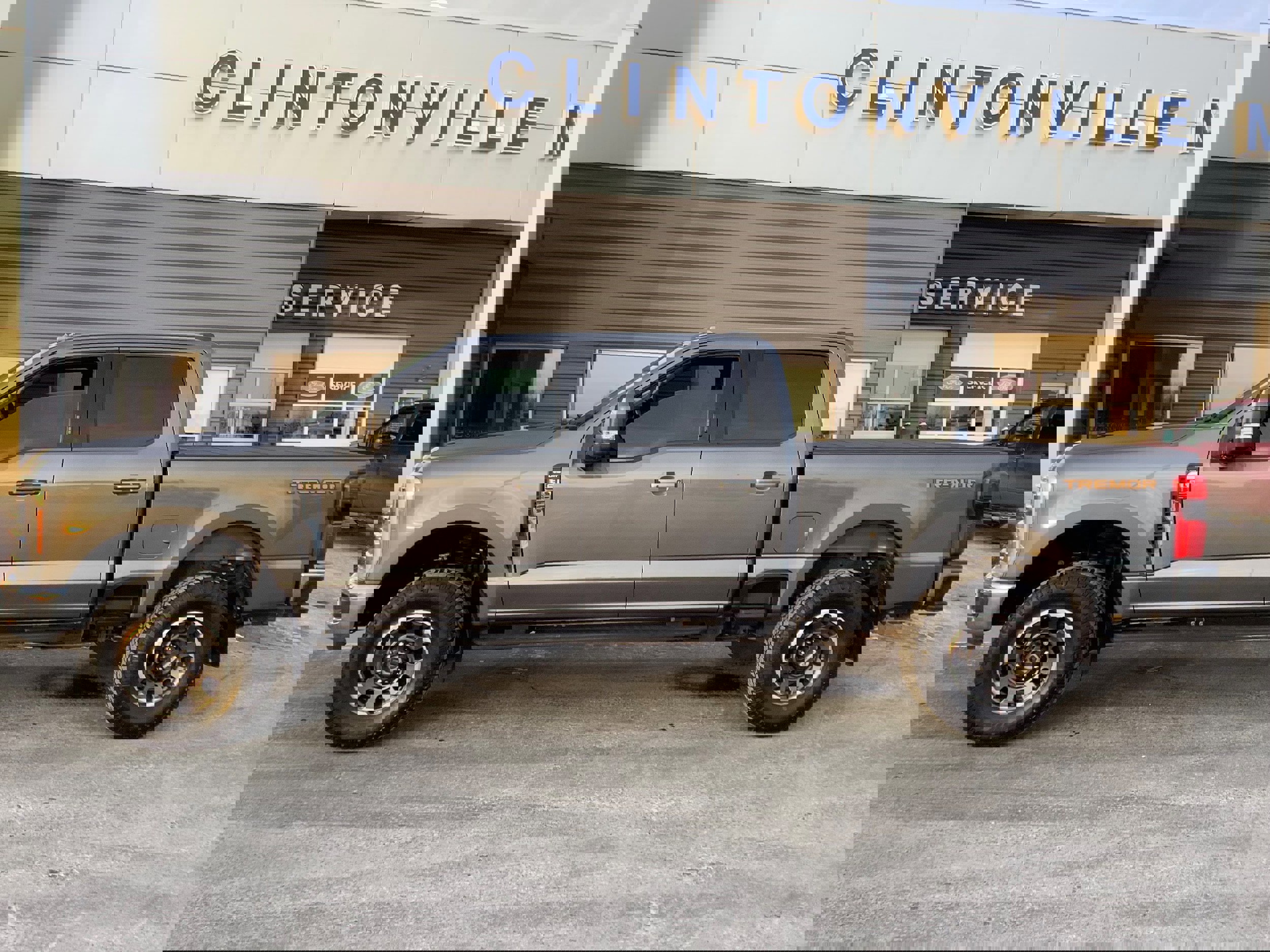 Certified 2023 Ford F250 Lariat w/ Lariat Ultimate Package image 2