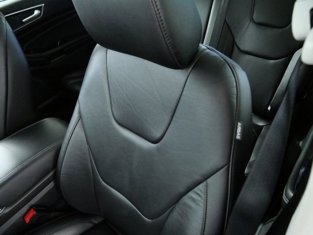Certified 2020 Ford Edge Titanium AWD/4WD image 17