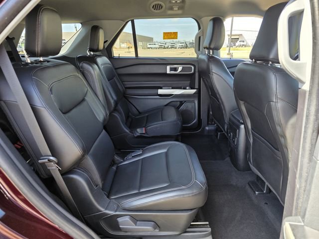 Certified 2022 Ford Explorer XLT w/ Equipment Group 202A image 27