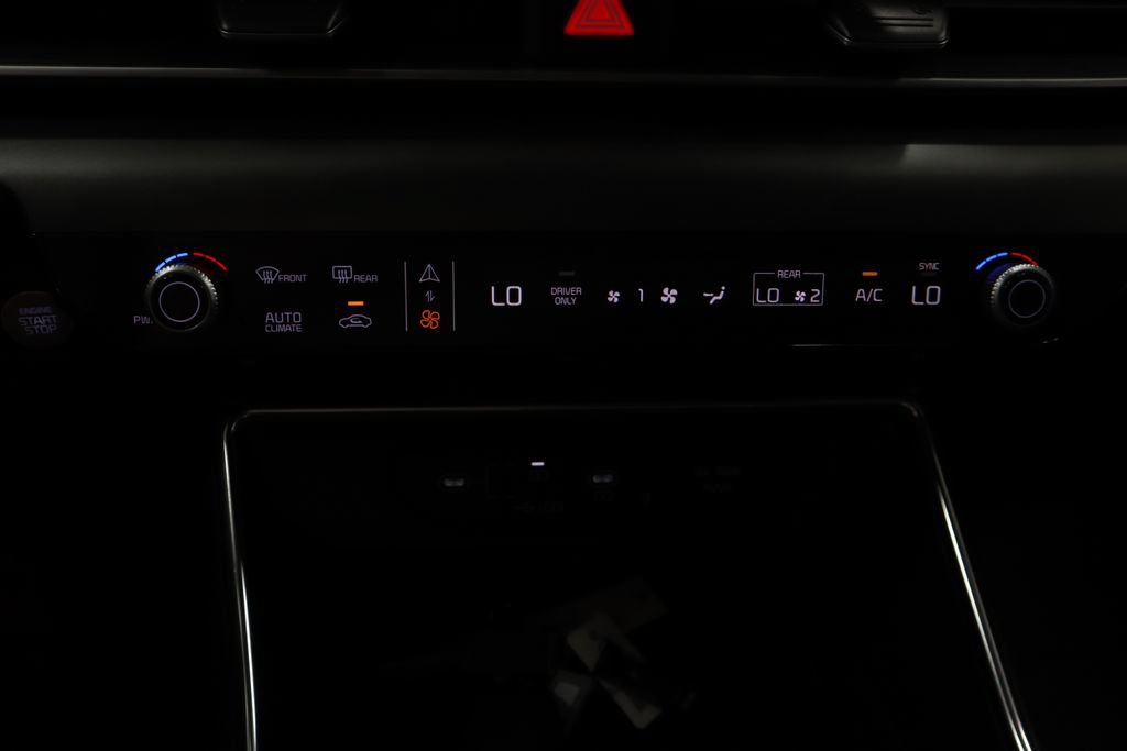 Used 2026 Kia Carnival SX w/ SX Dark Edition Package FWD image 31